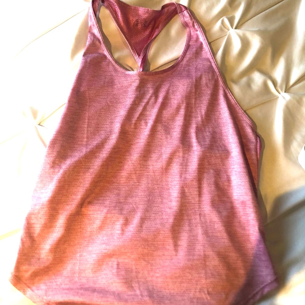 Under Armour tanks